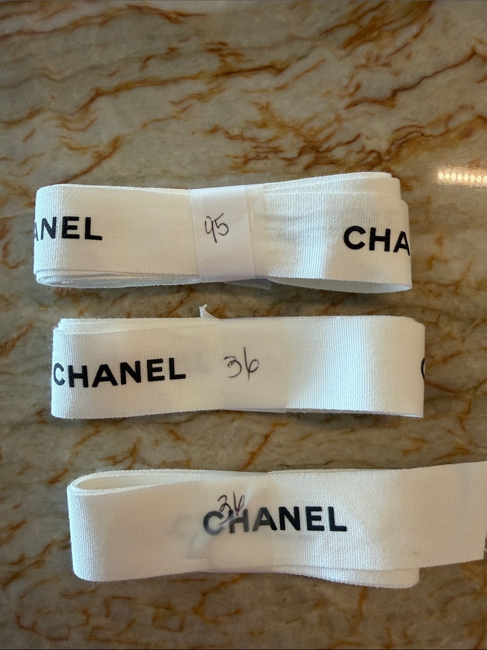 CHANEL White Branded Ribbon Set (3)